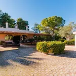S Venardia Villa *